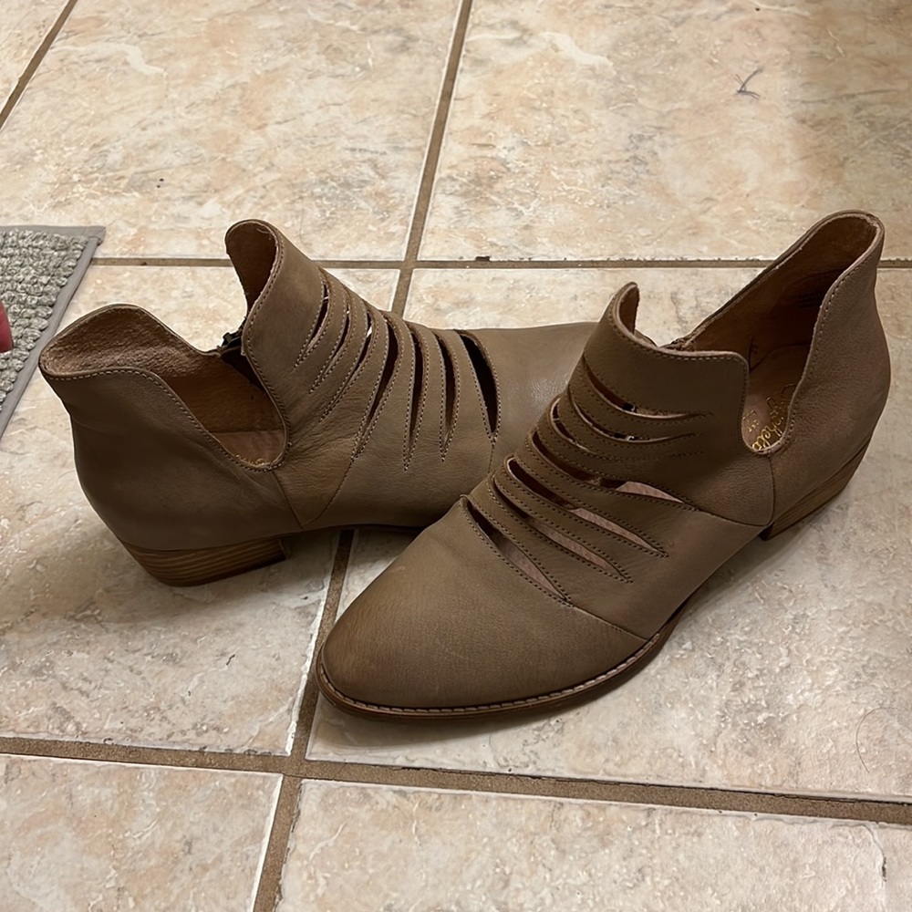 Booties - Picture 3 of 7